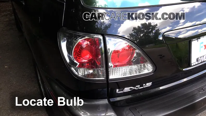 2003 Lexus RX300 3.0L V6 Lights Tail Light (replace bulb)
